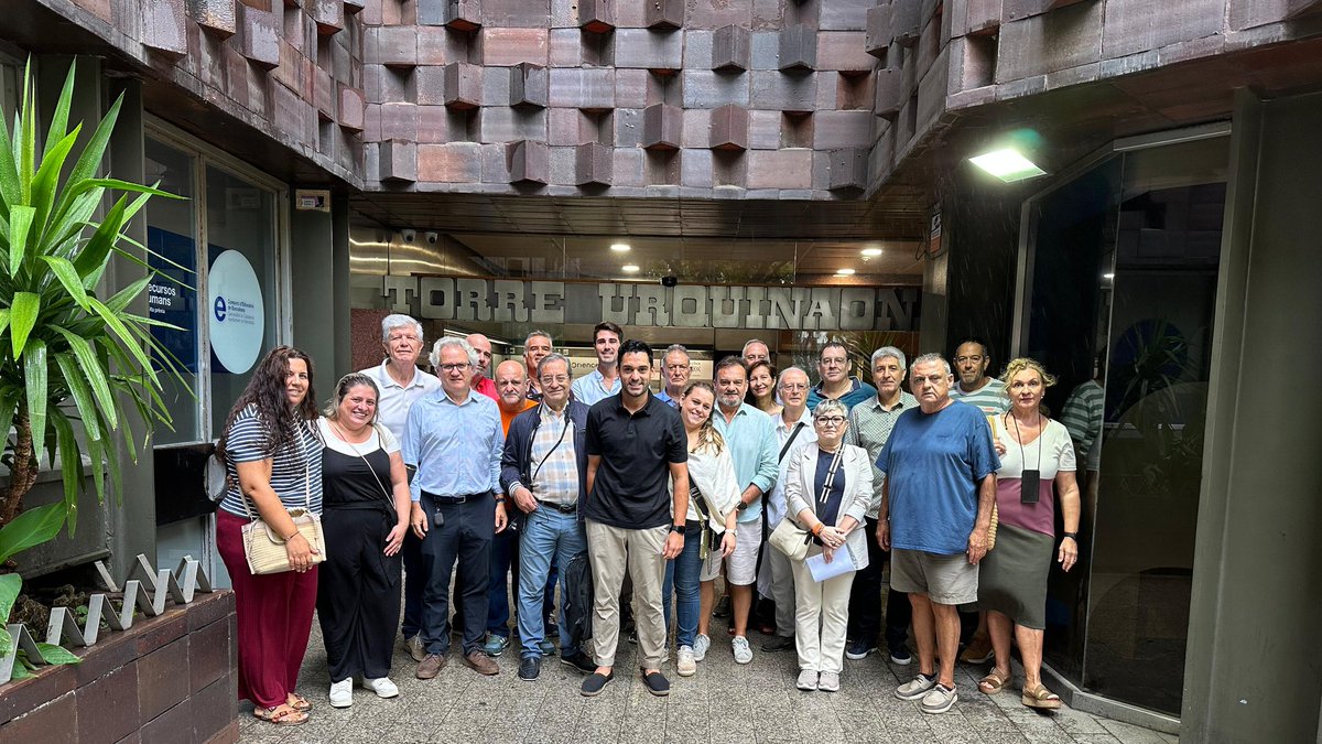 Hoy en Barcelona, hemos celebrado la Passejada del seny 📍 

Reivindicamos que Sant Jordi sea la verdadera Diada de Catalunya:
una fiesta que une, frente a la división del 11 de septiembre🌹