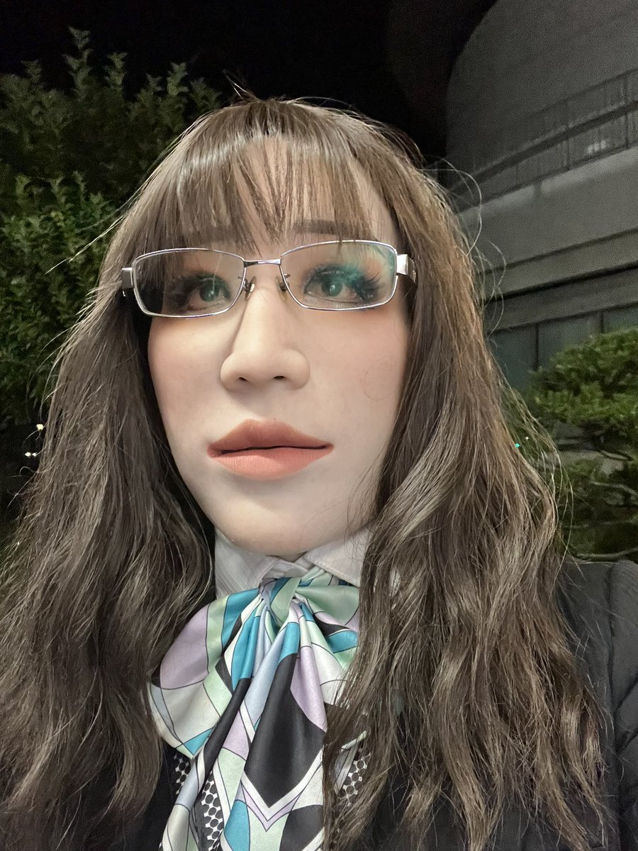 こんばんは♪大分涼しくなりました
久しぶりに散歩がてら(^^)
#OL制服 
#女装・男の娘