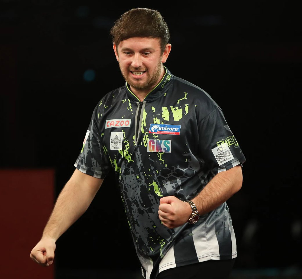 UnicornDarts's tweet photo. UNICORN SCORES (ET14 TCHQ L20):
๐ด๓ ง๓ ข๓ ฅ๓ ฎ๓ ง๓ ฟ TOM BISSELL 6-4 Keane Barry
๐ด๓ ง๓ ข๓ ฅ๓ ฎ๓ ง๓ ฟ CALLAN RYDZ 6-5 Ricky Evans
Callan does the double on the day, as he progresses to ET14 - where he'll be joined by Bizzness on business!
Well done, lads ๐
#TeamUnicorn #ForEveryPlayer https://t.co/hLpXxyiN90