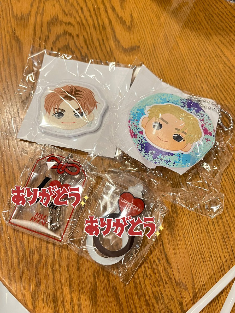 Kohaaa11's tweet photo. TREASURE 交換希望

・ガチャ、缶バッジ、ヘアピン

譲  パクジョンウ、ジフン、ジョンファン

求  同種のジェヒョク
同種優先ですが、異種交換も検討します！

郵送での交換希望です。可能な方いらっしゃいましたらリプお願いいたします🙇🏻‍♀️՞

#Treasure交換 #TREASURE  #交換希望 https://t.co/8fOEMQ964K