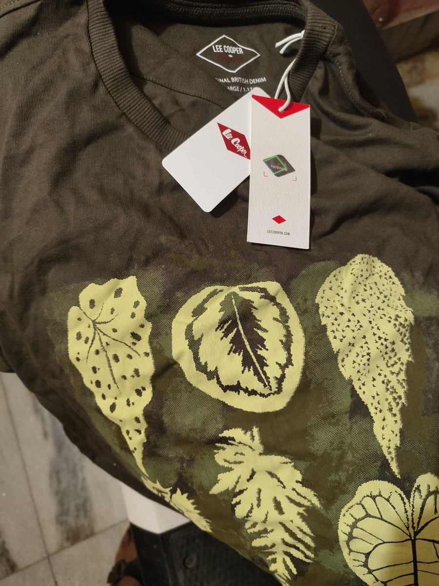 oddthrift_IN's tweet photo. @reliancetrends Worst experience! Bought a T-shirt from Suri (WB), tried replacing at Rampurhat. 4 days, 140+ km travel → every day “no code/system not working.”

Durga Puja coming &amp; still no solution. Premium price, ZERO service. Sainthia store shut too. 🚫 #TrendsIndia https://t.co/aDdLcdURAQ