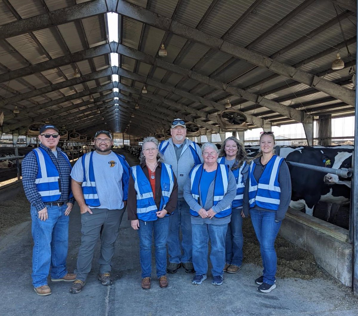 IndianaChemist's tweet image. Some of our inspectors had the opportunity to tour Hulshosch Dairy Farm in Greensburg, IN. We love meeting and and building relationships with our fellow agricultural folks and learning how facilities operate 😃
#indianadairy #OISC