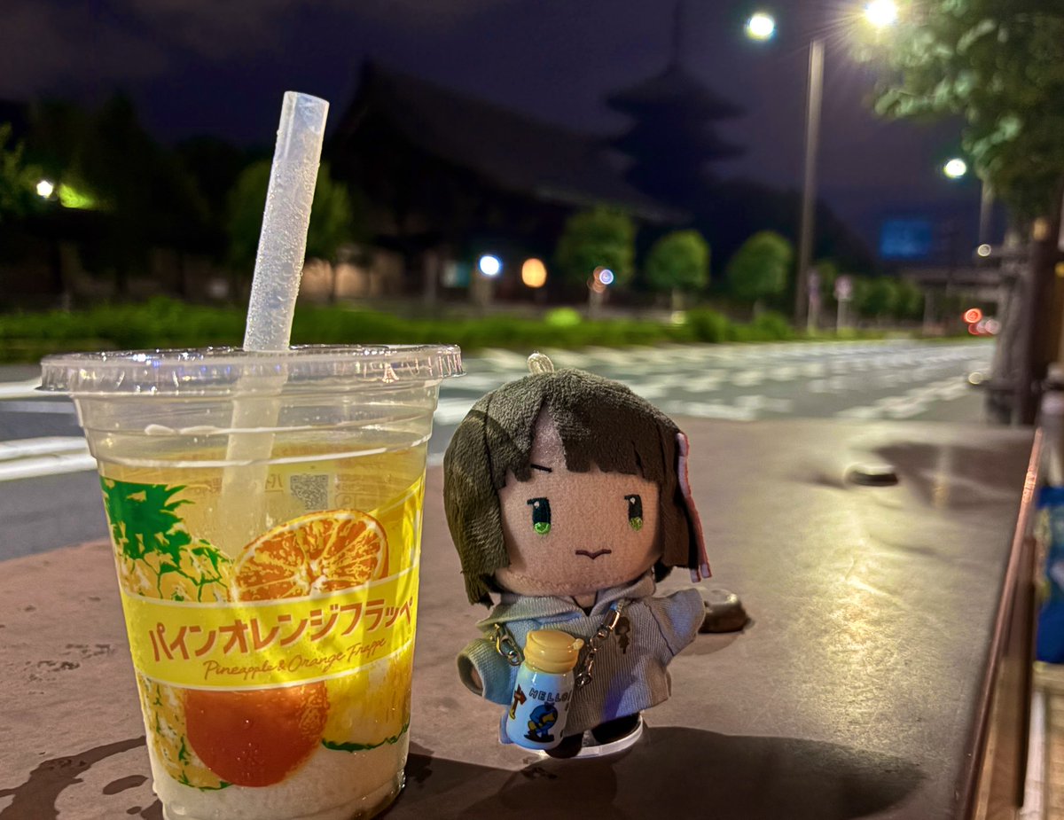 こちらはすっごく涼しいので夜散歩✌️
か、帰りに小雨が…ごめんちゃいね！