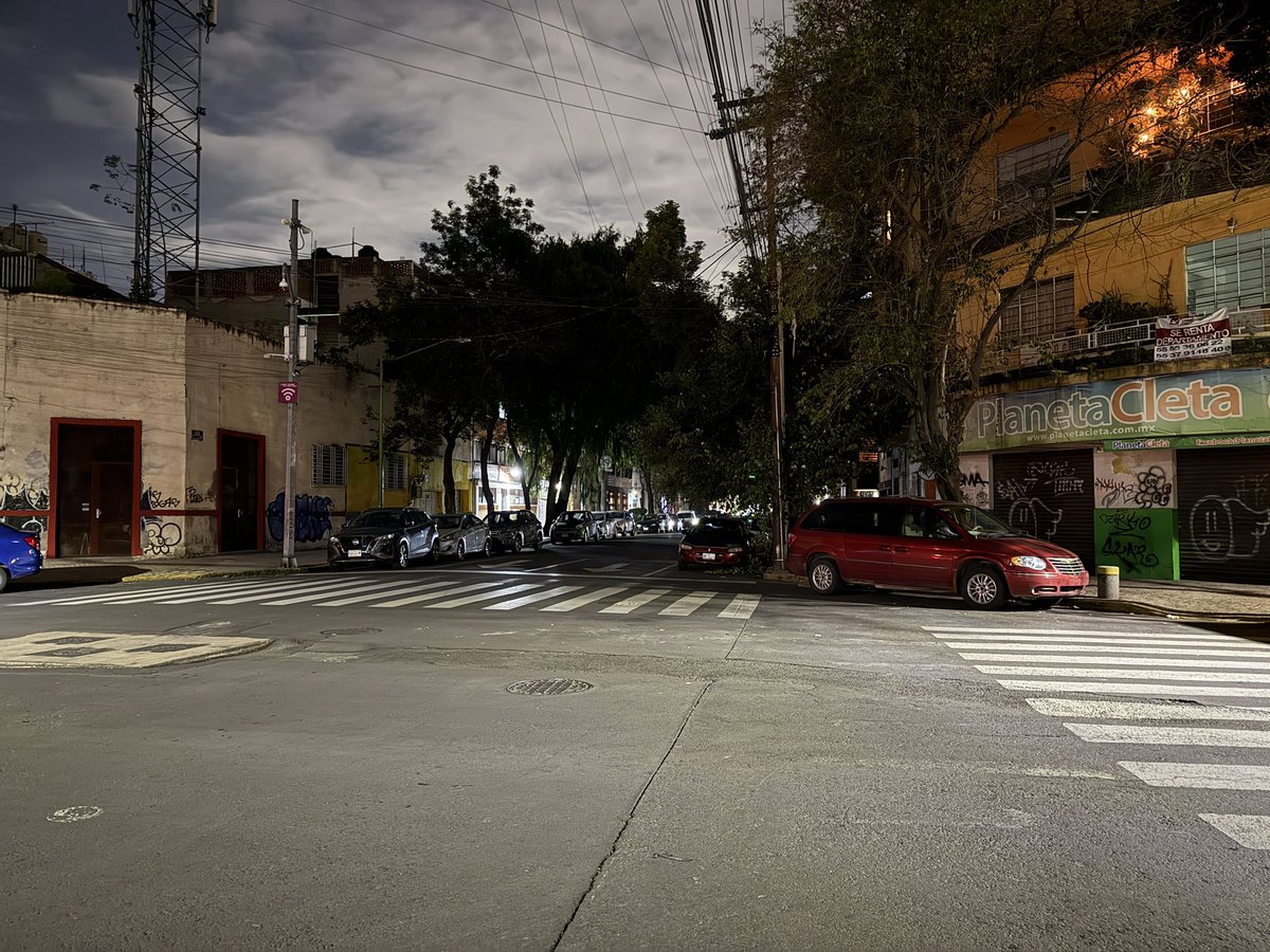 Pollito Pio tweet media