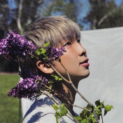 HAPPYBIRTHDAYRM
INSILVERCLOUDSWITHRM
KEEPSHININGNAMJOON
#HappyNamJoonDay 
#HappyBirthdayRM 
#RMDay2025