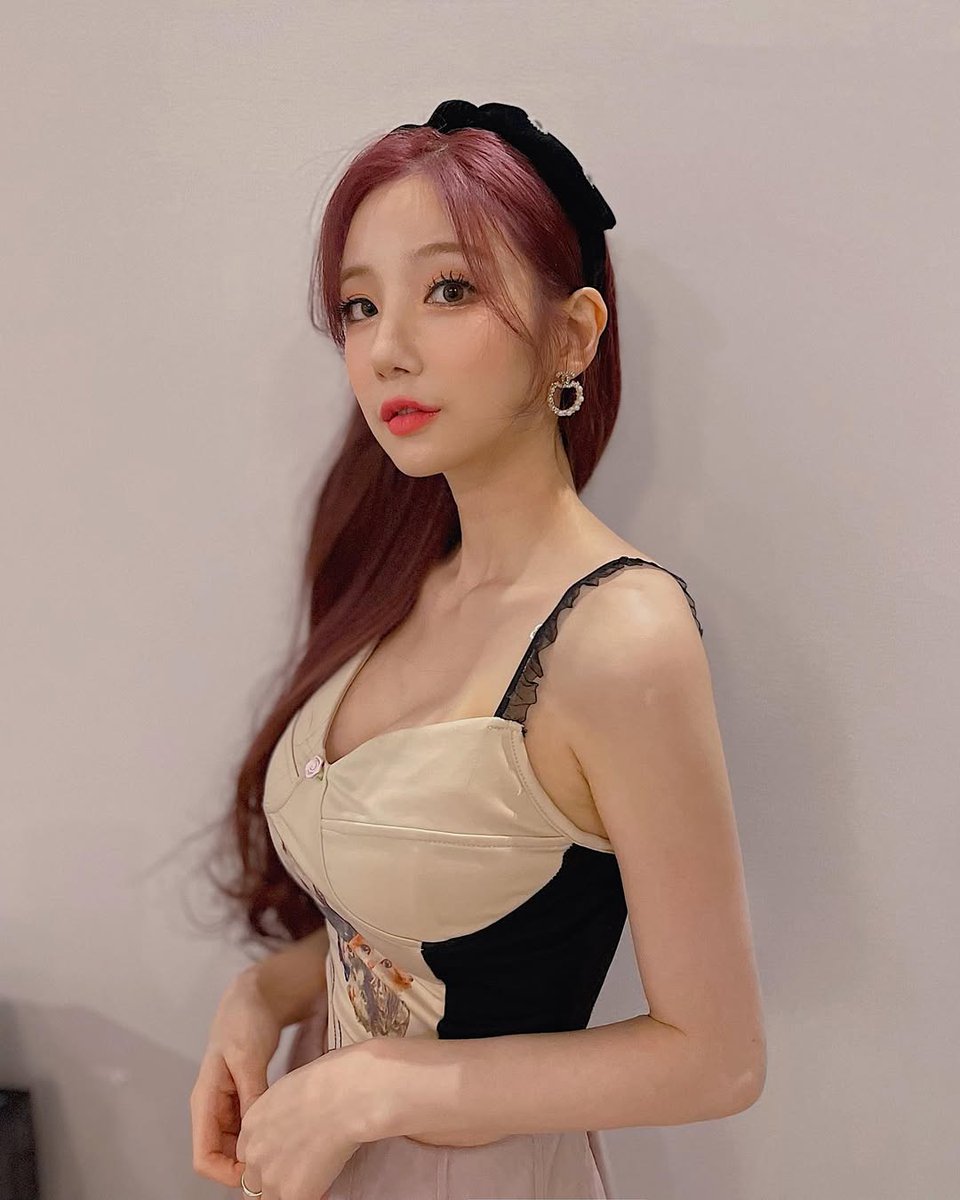 Filemonofficial's tweet image. Happy Birthday to SURA Noona
September 11, 1991, Age:34
Instrument:Vocals

(Professional Career)
2018 - Solo Works

#SURA #djsura #수라 #dj수라 #スラ #kpop #Electronicmusic #music #InitialMusic #gaonchart #popularmusic #koreansinger #happybirthday #septemberbirthdays