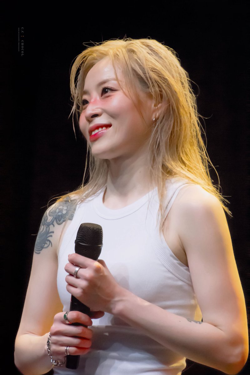 C.C: 🦊🧡 tweet media