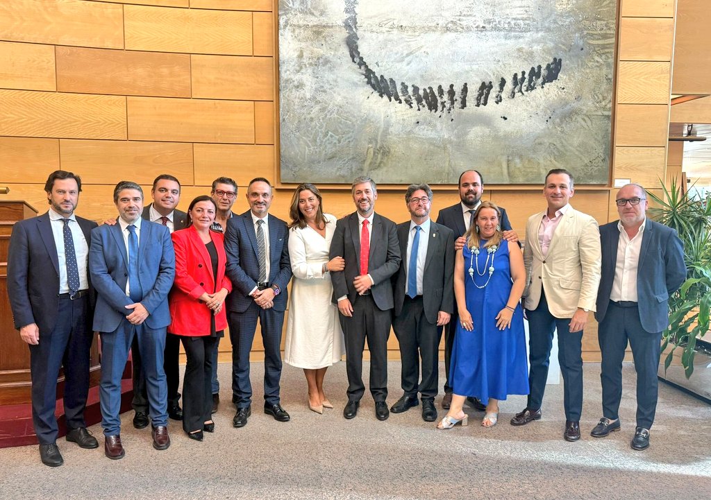Luis Quiroga (@luisquirogat) on Twitter photo 🔵 De los anuncios de la presidenta <a href="/IdiazAyuso/">Isabel Díaz Ayuso</a> subrayo, sobre todo, sus medidas en favor de las empresas familiares, sus iniciativas en vivienda y sus ideas en educación a través del 'plan de rescate de matemáticas' en colegios e institutos.
#DER2025Madrid 🔵 De los anuncios de la presidenta <a href="/IdiazAyuso/">Isabel Díaz Ayuso</a> subrayo, sobre todo, sus medidas en favor de las empresas familiares, sus iniciativas en vivienda y sus ideas en educación a través del 'plan de rescate de matemáticas' en colegios e institutos.
#DER2025Madrid