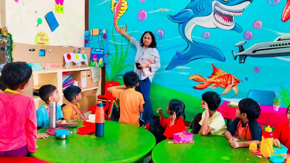 kviim_lucknow's tweet photo. NCERT Delhi faculty members Dr. Sandhya Sangai and Dr. Romila Bhatnagar visited PM SHRI K.V. IIM Lucknow today. They surveyed all sections of Balvatika classes and engaged positively with children, staff, and parents. An inspiring visit for the holistic growth of the school! https://t.co/o2oI6i4cZL