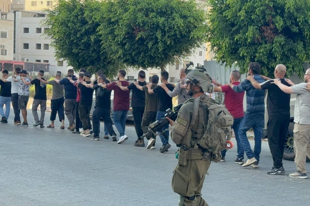 🚨BREAKING:

Ongoing mass detention campaign in Tulkarem &amp; army reinforcements being sent to the city after an IED exploded injuring two soldiers earlier today.

In the last nine months Tulkarem has witnessed the largest mass displacement campaign since 1967, the destruction of