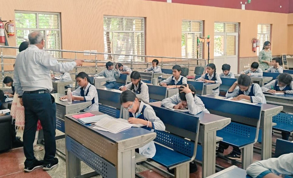 Dir_Education's tweet image. Nipun Sankalp Baseline Assessment underway!
Our Officers are ensuring accurate student evaluations through monitoring to kickstart targeted interventions for foundational literacy & numeracy.
Let's work together to build a strong foundation for every child! #NipunBharat