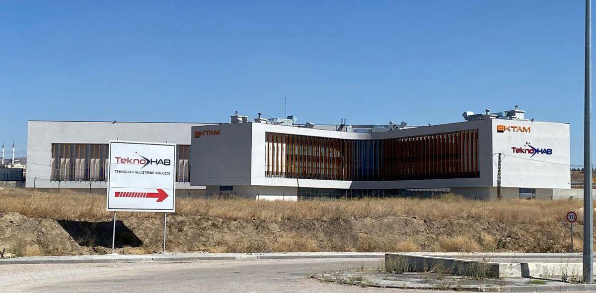 Ankara Uzay ve Havacılık İhtisas Organize Sanayi Bölgesinde bulunan TeknoHAB A.Ş iştirakimizi ziyaret ettik. 

Teknokentimiz bünyesinde yapılan çalışmalar hakkında bilgi alıp genişleme ve büyüme planları hakkında görüş alışverişinde bulunduk.