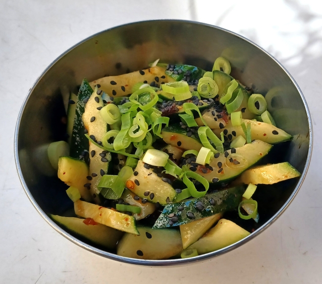 I'm raving about a humble #sandwich shop in #Lisbon. That's because the chef is one of the best in the country, recognized by the Michelin Guide. Read about it here and put it on your list when you come to #Portugal
destinationeatdrink.com/amazing-sandwi…
#foodie #CulinaryAdventure #principereal