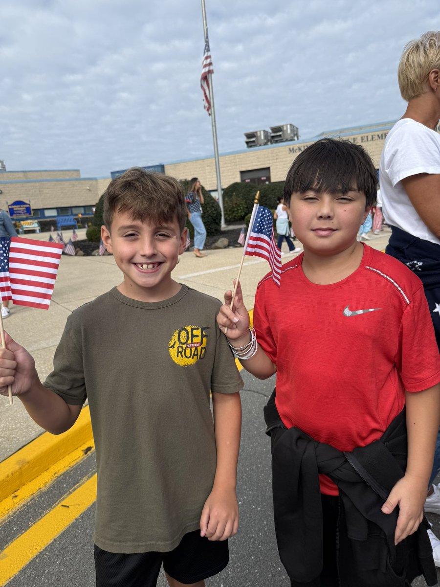 4D will never forget 🇺🇸 thank you to all of the first responders who help and protect us every day. <a href="/STSD_McKinley/">McKinley Ave School</a> <a href="/StaffordPolice/">Stafford Police NJ</a>