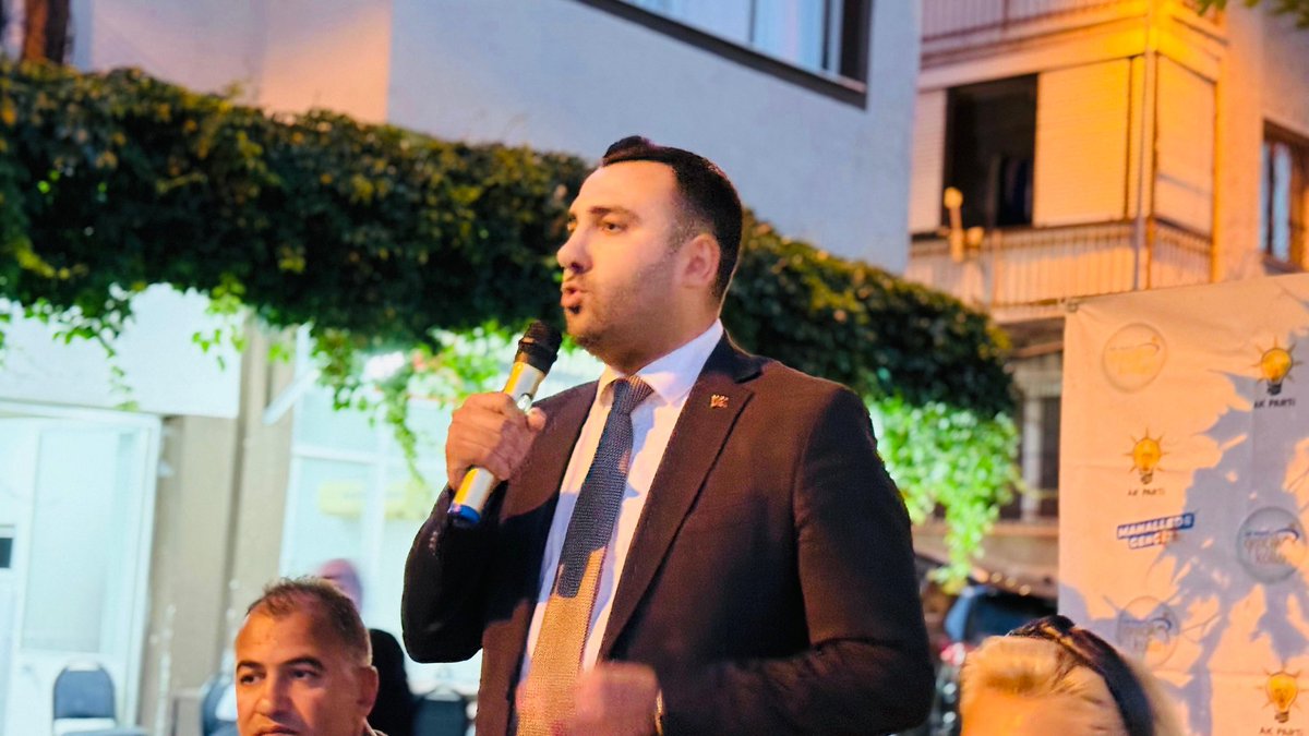 Milletvekilimiz Sn. <a href="/sebnembursali/">Şebnem Bursalı Aksoy</a>, Gençlik Kolları İl Başkanımız Sn. <a href="/mehmeticelli35/">Mehmet Emin İÇELLİ</a>, İlçe Başkanımız Sn. <a href="/SAITBASDAS/">Mehmet Sait Başdaş🇹🇷</a>, Gençlik Kolları Başkanımız Sn. <a href="/averhanacar/">Erhan Acar</a> ve kıymetli Ballıkuyu’lu gençlerimizle birlikte #MahalledeGençİz programımızı gerçekleştirdik.”