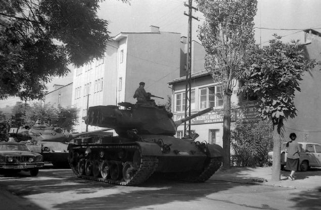 12 Eylül 1980 | O gece, kapısına tank çekilen tek siyasi parti MHP'dir!