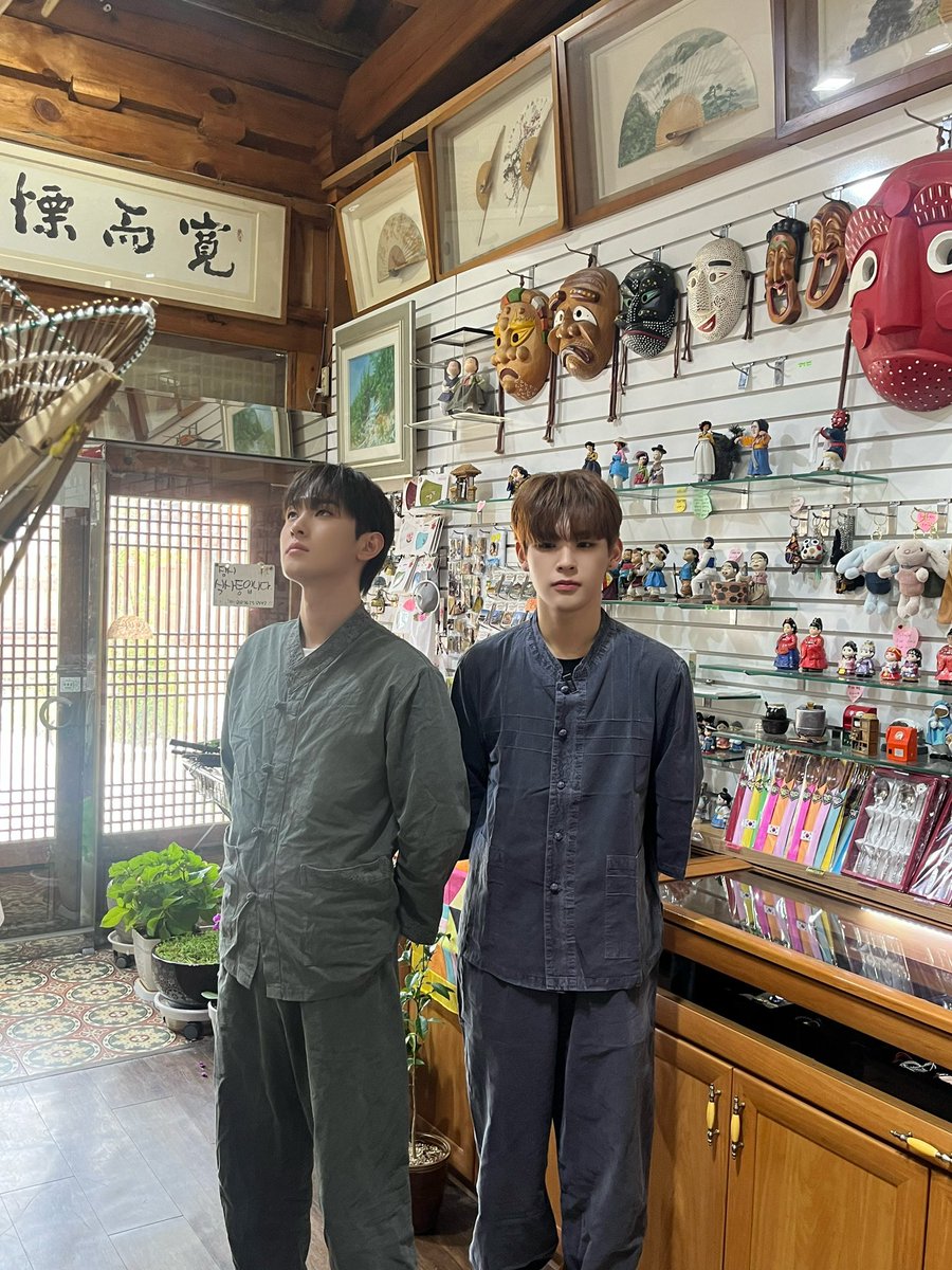 XODIAC_MEMBERS's tweet photo. [#규민🐶] 

원현쉭~~~~~~~~🥳🎉 생일 축하해🥳🥳 우리 팀의 든든한 맏형으로서 큰 힘이 되어줘서 고마워! 남은 올해 건강하고 행복하자 내가 늘 옆에서 힘이 되어줄게 내강!!! 장꾸즈 파이어🔥

#XODIAC #소디엑 #GYUMIN #규민 
#똑똑똑_귬이등장 https://t.co/7VSMxb33wV