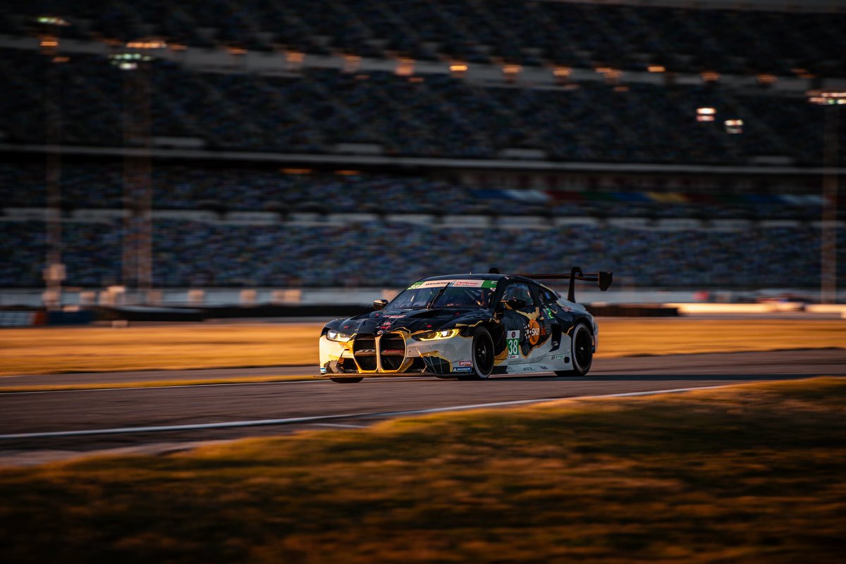 samanthatanracing tweet media