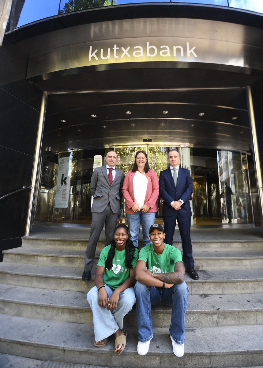 Jull Roc (@jull2000) on Twitter photo <a href="/jull2000/">Jull Roc</a> Presentación en la sede principal de Kutxabank en Gasteiz, de las nuevas incorporaciones del Kutxabank Araski para la temporada 25/26, Mama Dembele y Dominique Toussaint <a href="/vitoriagasteiz/">Vitoria-Gasteiz!</a> <a href="/Araba/">Arabako Foru Aldundia | Diputación Foral de Álava</a> <a href="/Araski/">Araski AES</a> <a href="/Kutxabank/">Kutxabank</a>
facebook.com/jull.roc/posts… <a href="/jull2000/">Jull Roc</a> Presentación en la sede principal de Kutxabank en Gasteiz, de las nuevas incorporaciones del Kutxabank Araski para la temporada 25/26, Mama Dembele y Dominique Toussaint <a href="/vitoriagasteiz/">Vitoria-Gasteiz!</a> <a href="/Araba/">Arabako Foru Aldundia | Diputación Foral de Álava</a> <a href="/Araski/">Araski AES</a> <a href="/Kutxabank/">Kutxabank</a>
facebook.com/jull.roc/posts…