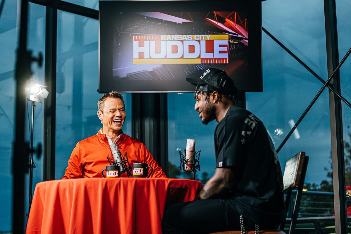 RobCollinsTV's tweet photo. Be sure to watch @KCHuddle tonight at 11:30pm on @fox4kc. Great insight from #Chiefs linebacker @Bassa_21. #ChiefsKingdom #KCHuddle #Fox4kc
📸 @@kaile3n_d0hrman https://t.co/neHqAqeKUQ