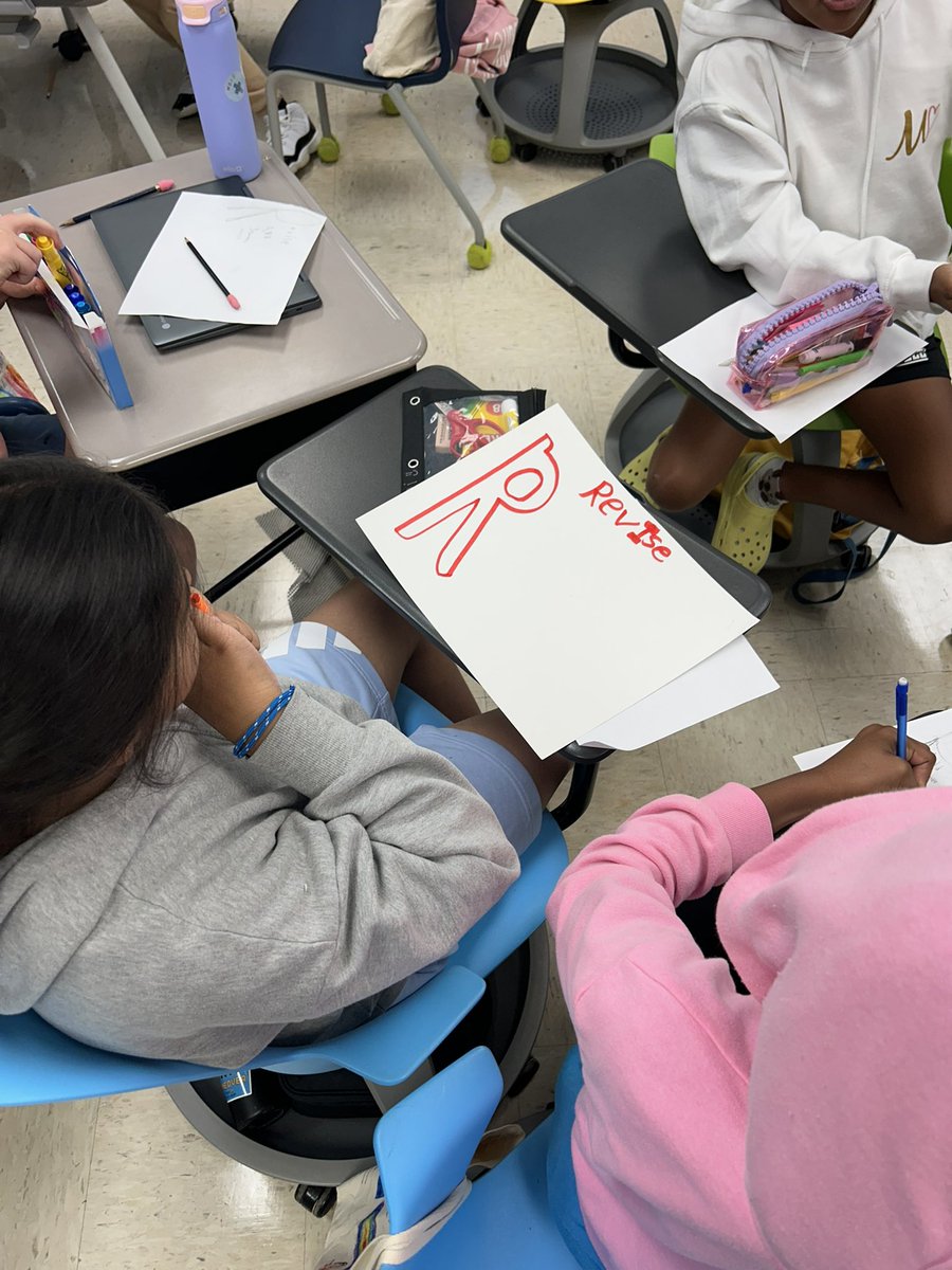 GabriellaG524's tweet photo. Student agency in full swing finding ways to take care of our classroom library and make our own POWER posters #beartavernpride https://t.co/vnX3G5IQ84