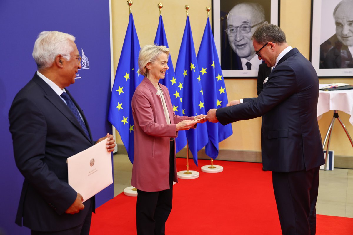 KazBrussels's tweet image. Ambassador Roman Vassilenko presented his Letters of Credence to the Presidents of the European Council &amp;amp; Commission in Brussels. 
🤝 Kazakhstan &amp;amp; the EU reaffirmed commitment to deeper political dialogue &amp;amp; stronger trade ties
#Kazakhstan #EU #Diplomacy

🔗gov.kz/memleket/entit…