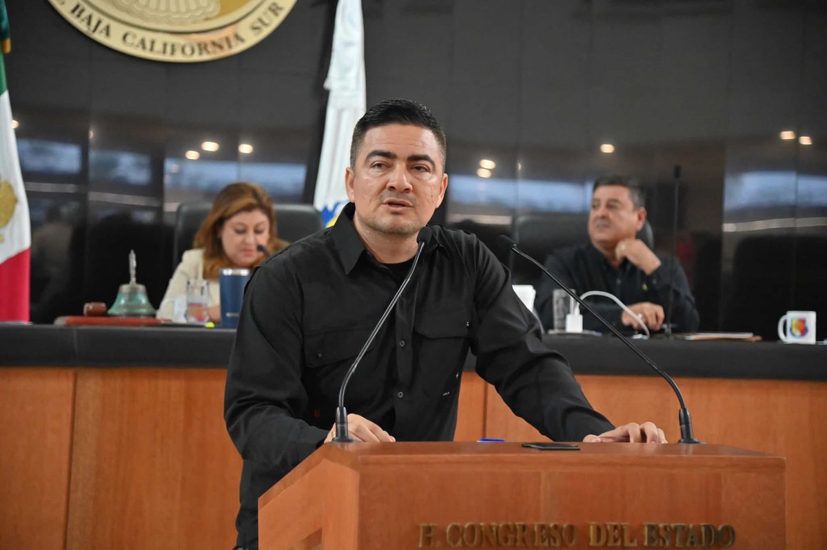 #AlMomento  #Pronunciamiento
"Ante las complejas circunstancias sociales que vive el Municipio de Los Cabos, en estos momentos no es válido hacer leña del árbol caído, sino que todas y todos “nos pongamos a trabajar a favor de la sociedad cabeña, y en una plena unidad, sin ver