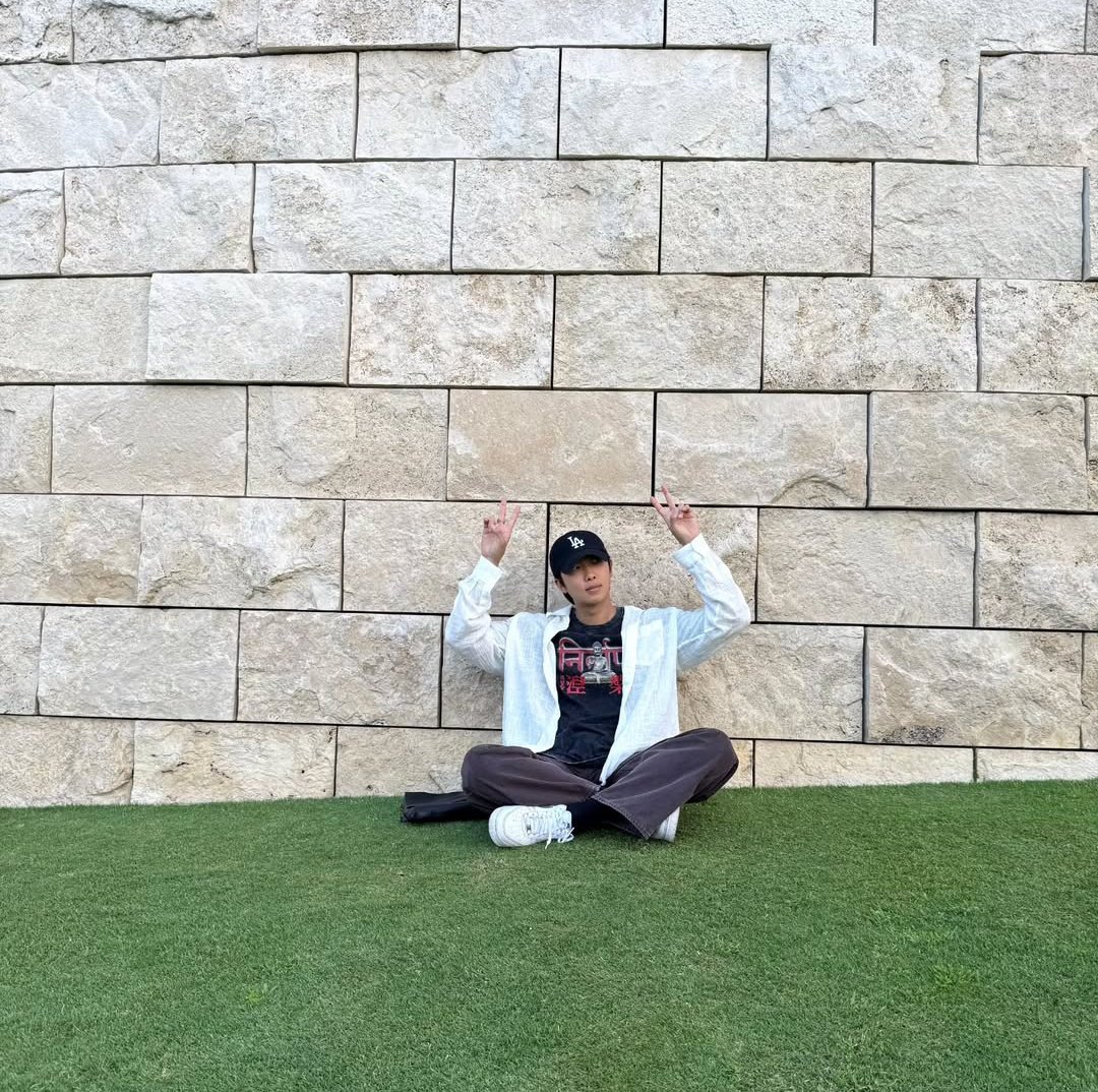 Hectic7Awake's tweet image. Happy birthday Namjoon. La persona que ha creado las canciones más bonitas que he escuchado en mi vida, quien me ha acompañado en la superación de todo, con sus mensajes y sus palabras honestas. El mejor letrista y compositor 
#RMDAY #HappyNamJoonDay