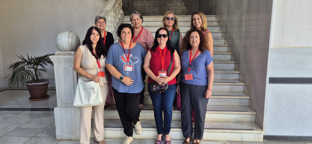 Hemos acompañado a <a href="/afa_europa_se/">AFA Europa</a> para preguntar a la consejera que para cuando esta previsto la construcción del IES Bermejales, definitivamente. 

No se pueden dar mas plazos, ni mas excusas.

📢 ¡Queremos el instituto en Bermejales YA!

Gracias <a href="/nicadichiara/">Verónica Pérez</a>   <a href="/MariaMarquez_R/">María Márquez</a>