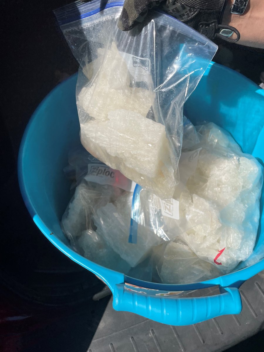 DEAHOUSTONDiv's tweet image. Chunks of #meth just seized by #DEA Houston agents on the streets of Houston resulting in the arrests of two Mexican nationals who are in the country illegally. Special thanks to @houstonpolice, @HCSOTexas, @PasadenaPDTX, @RosenbergPolice, and @TxDPS for their assistance.