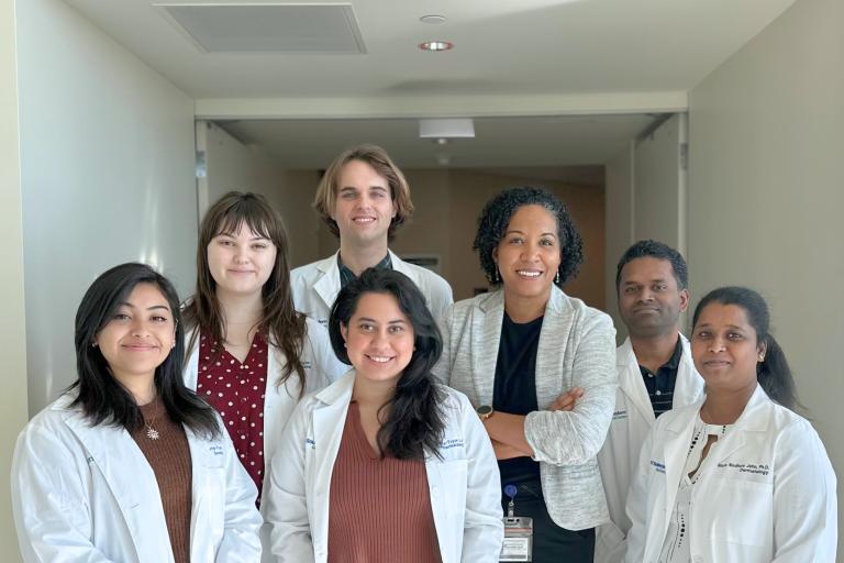 UTSWDerm's tweet image. Collaboration fuels discovery!

Proud of the Tryon-Harris Lab + UTSW Dermatology team,  where research, residency, and community come together to advance skin science + care 🧑‍🔬👩‍⚕️

#UTSWDerm #TeamScience