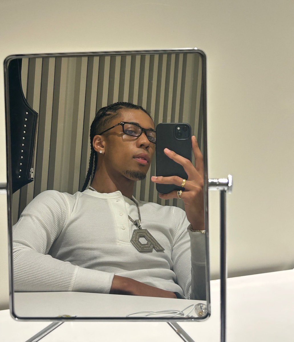 psyfezip's tweet image. 