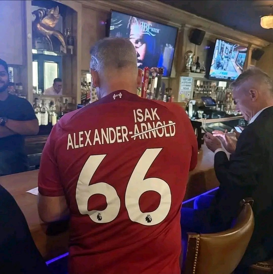 لما تكون مشجع وفي، بس ما معاك فلوس! ⚽❤️😅