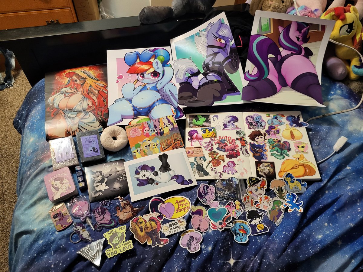My MareFair haul!

I love with others you can tell who their fav ponies are, meanwhile my haul is an adhd mess-
BTW THXXX FOR ALL THE OC STICKERS, I LOVE ADOPTING OCS