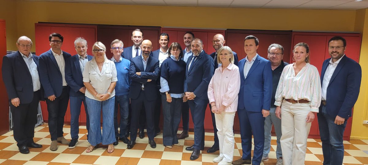 SarselliV's tweet image. 🤝 Avec les maires LR de la Métropole, nous lançons la mobilisation pour 2026.

Ces élections se gagneront dans les communes. Je serai la candidate des maires et des habitants, pour rendre à la métropole Lyonnaise l’apaisement, la sécurité et l’attractivité qu’elle mérite.