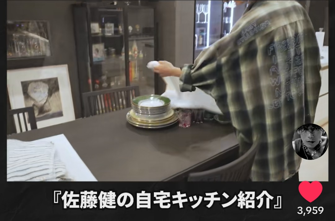 hiro12001643's tweet image. おはよう🍀華金🌸

TIKTOKついにキッチン公開💕
素敵なインテリアやグラス…
食器がズラリ💗
ゴージャスすぎる✨
#TENBLANK メンバーとのお料理
健さんも作るんだって🤭
どんなかな楽しみ💓
#佐藤健
#佐藤健TIKTOK

佐藤健 / takeru satohの投稿動画を楽しみましょう！#TikTok vt.tiktok.com/ZSDLSVTBW/