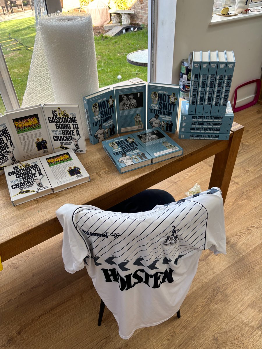 HOT SHOT TOTTENHAM is here! 

Relive or learn about a revolutionary decade in English football told through the prism of Tottenham Hotspur (plc and FC🤨)
Buy from me now - 90sspursbook.square.site the bubble wrap is ready to go! First orders now despatched 
RT's much appreciated🤝
