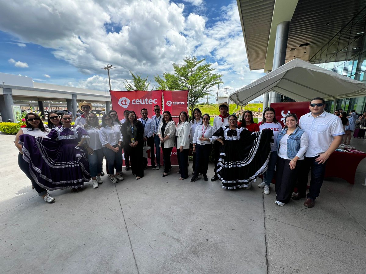 🚀 Talento y creatividad despegaron en la 2da edición de CEI Market by CEUTEC en Palmerola ✈️
¡Apoyá lo hecho en casa y se parte del cambio! 💡
#CEIMarket #TalentoJoven #HechoEnHonduras