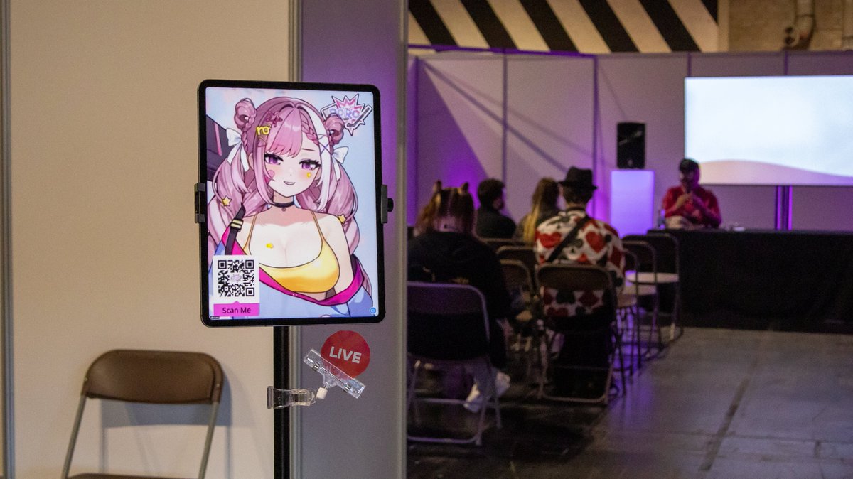 AcapellaEN's tweet image. @ReLoopVirtual really brought a fun vibe to #VeXpo2025 with the Re:Loop Pub Quiz and @HiranoKokoroCh BalatRORO Gaming Activity.