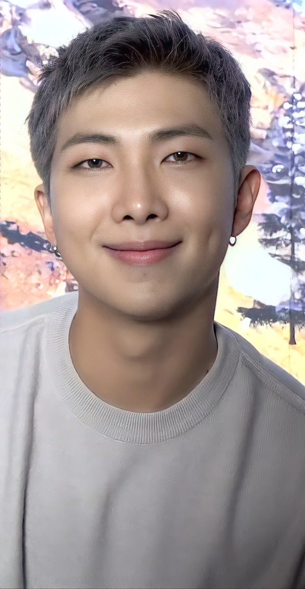 Feliz cumpleaños jefazo guapo, eres el mejor, te amamos
#HappyNamJoonDay 
#HappyBirthdayRM 
#RMDay2025