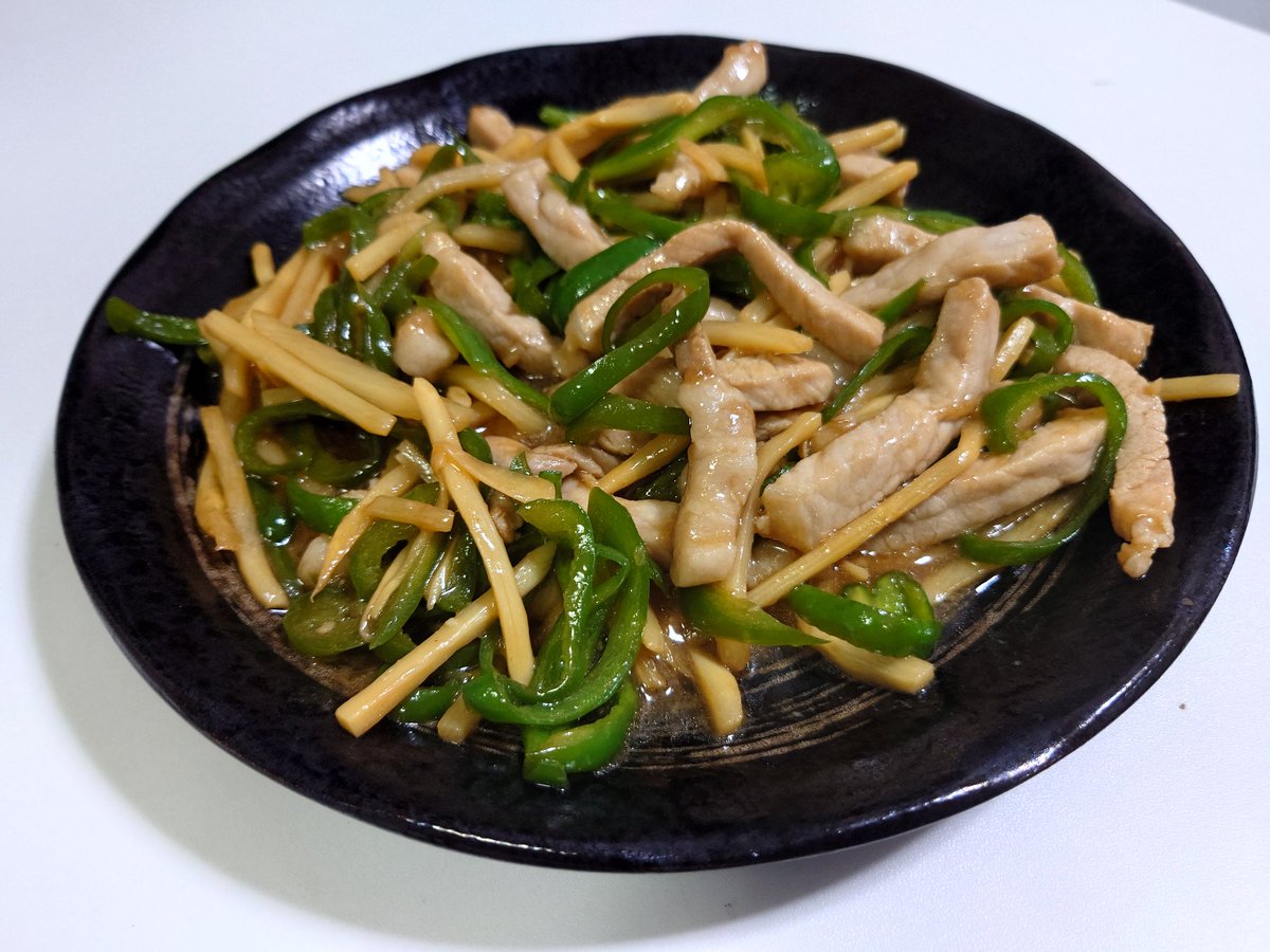 hanku_of_void's tweet image. 最近青椒肉絲作ったけど肉もっと細く出来たな…