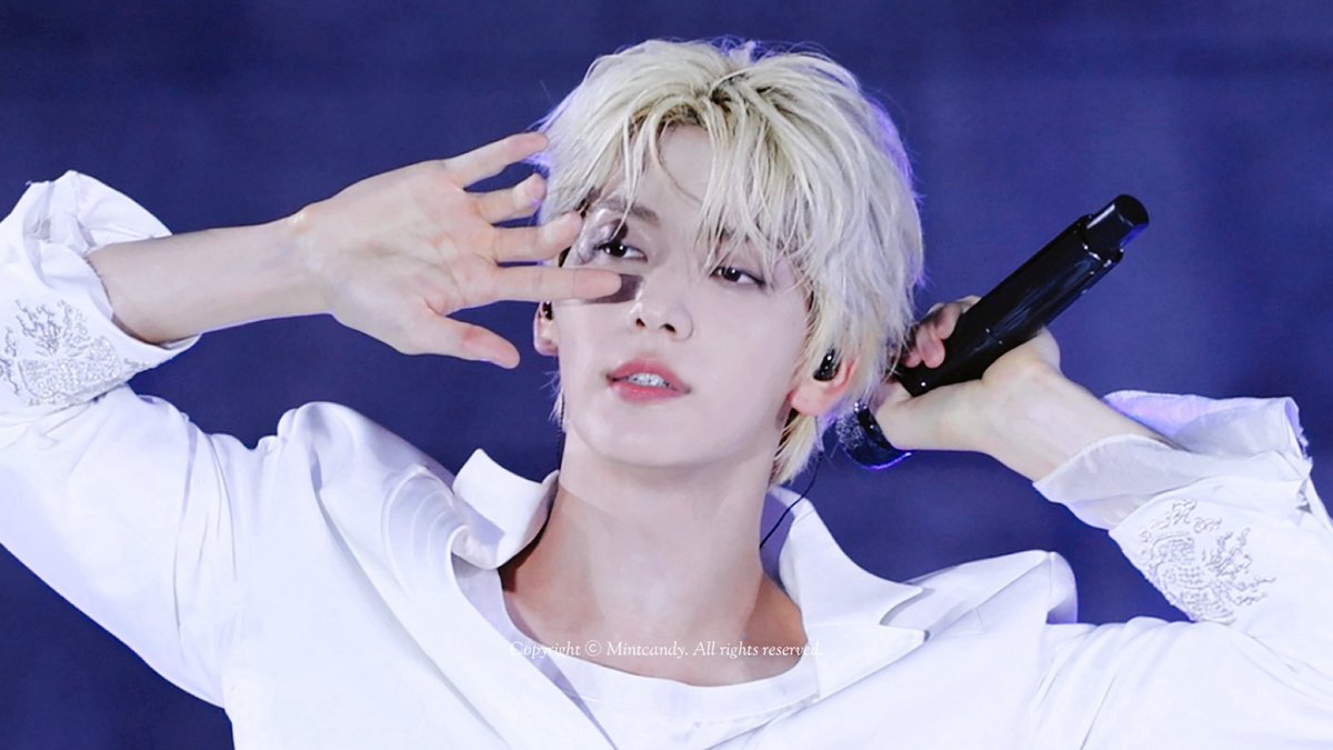 4K 수빈 직캠 ' Beautiful Strangers ' (TXT SOOBIN FanCam) | @광복 80년 전야제 '우리는 빛이다' 2025.8.14
📽️ youtu.be/YbBZM8Ywb5g

#수빈 #SOOBIN #투모로우바이투게더 #TXT