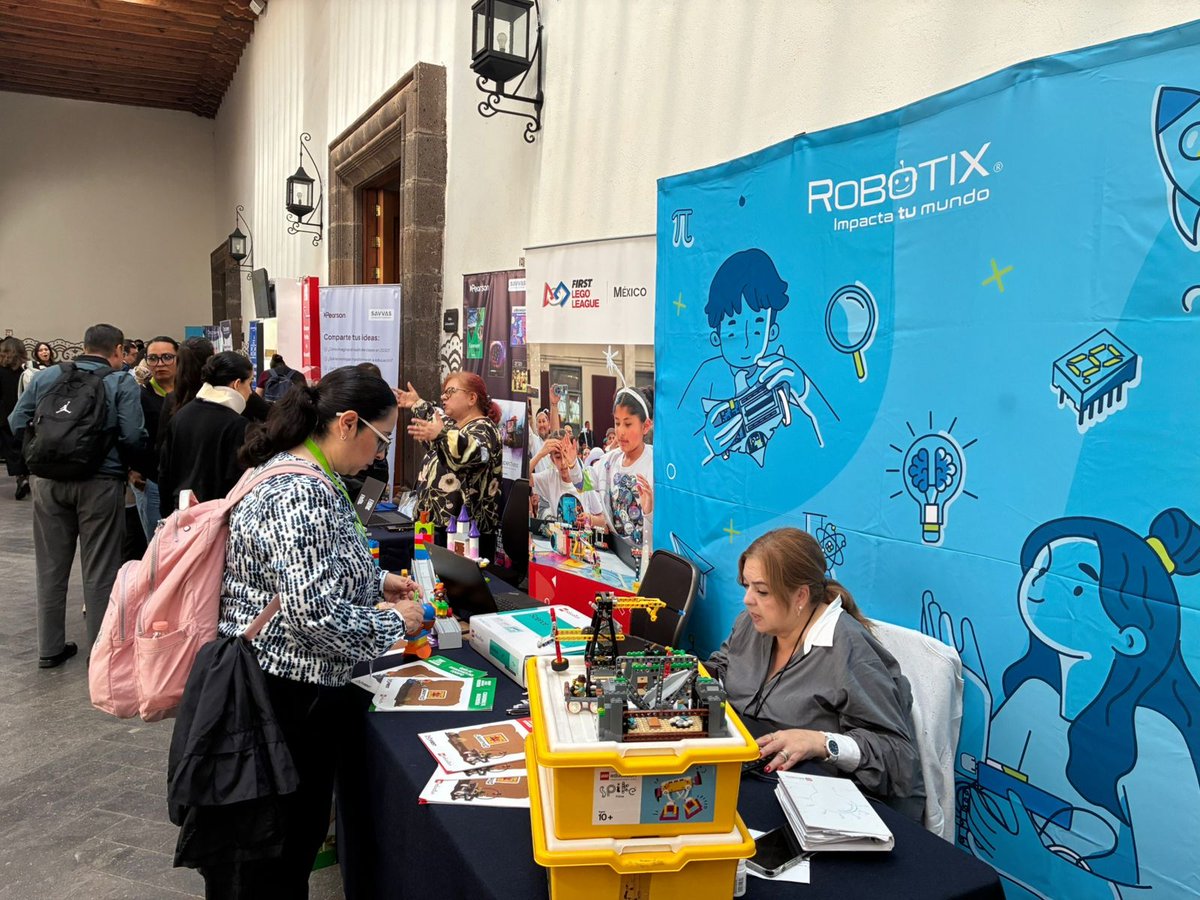 SoyRobotiX's tweet image. 🚀 Estuvimos en el Seminario Nacional de la Red de Colegios Semper Altius en Querétaro, compartiendo nuestros programas STEM. 💡

Impulsando a estudiantes y docentes a crear, innovar y transformar el futuro. ✨

#SoyRobotiX #STEM #FLLMéxico #LEGOEducation