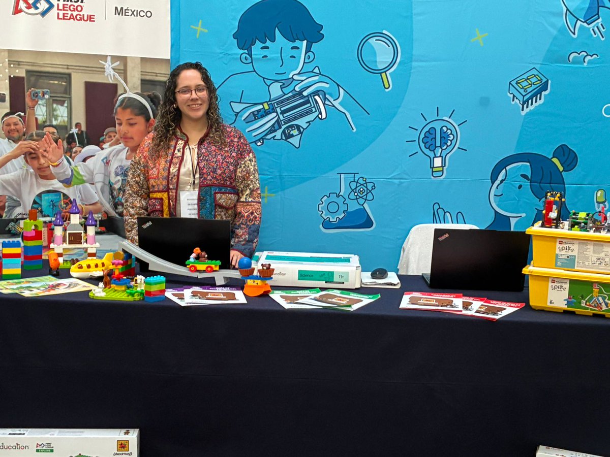 SoyRobotiX's tweet image. 🚀 Estuvimos en el Seminario Nacional de la Red de Colegios Semper Altius en Querétaro, compartiendo nuestros programas STEM. 💡

Impulsando a estudiantes y docentes a crear, innovar y transformar el futuro. ✨

#SoyRobotiX #STEM #FLLMéxico #LEGOEducation