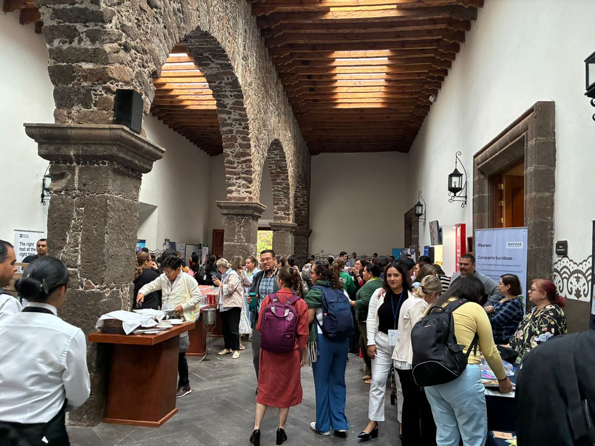 SoyRobotiX's tweet image. 🚀 Estuvimos en el Seminario Nacional de la Red de Colegios Semper Altius en Querétaro, compartiendo nuestros programas STEM. 💡

Impulsando a estudiantes y docentes a crear, innovar y transformar el futuro. ✨

#SoyRobotiX #STEM #FLLMéxico #LEGOEducation