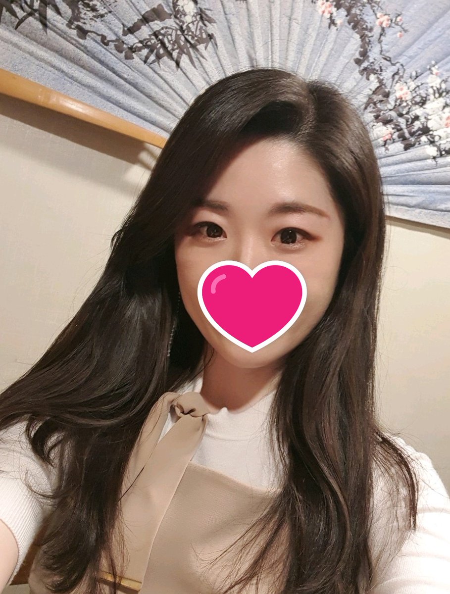 밥 먹으러! 
요즘 기분이 들쭉날쭉. 
지옥과 천국을 왔다리 갔다리 ... 
우울해. 쉬고 싶어.