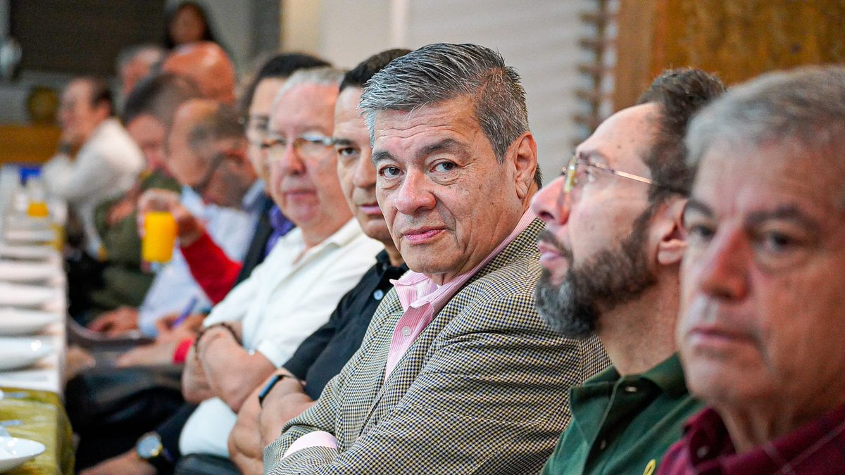 Pasamos de 5 mil millones en captación en 2023 a 37 mil millones en agosto de 2025.
💼 Nuestra cartera creció de 85 mil millones en 2023 a 108 mil millones en 2024.
✅ Todo esto respaldado por nuestra calificación AAA y la vigilancia de la Superintendencia.