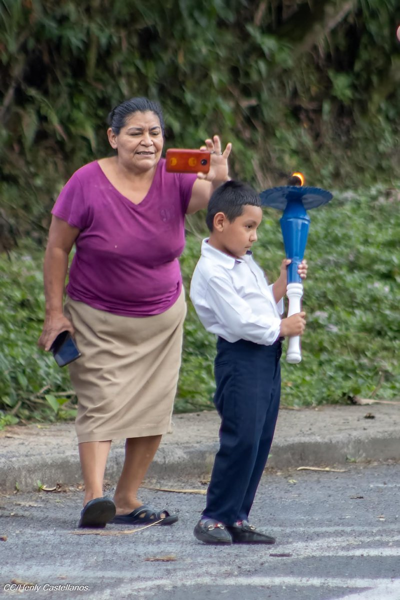 El Orgullo de ser Nicaragüense se refleja en todas las edades cuando la Patria se lleva en el corazón 💙🤍💙
#TodosSanJacinto
🎶 Si hay una tierra en todo el continente Hermosa y Valiente esa es mi Nación 🇳🇮
🎵 Soy puro pinolero Nicaragüense por gracia de Dios.
#UnidosEnVictorias