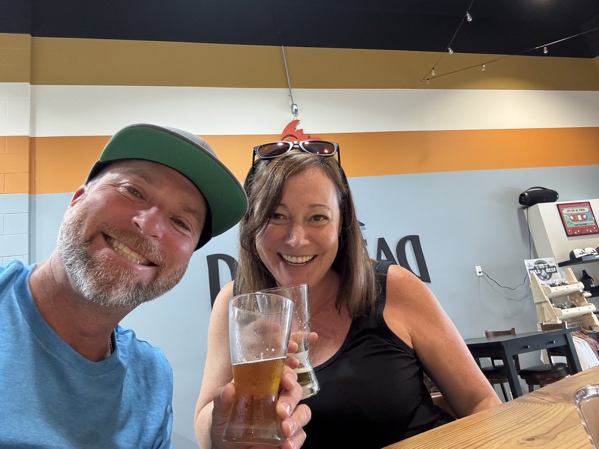 Brewstop #72 on the #QuestToBreak95 of #BrewQuest2025 was @deadheadbrewco in #Duncan we came for a quick one stayed for 3 , musta tricked us with that delish salty popcorn #twistmyrubberarm 😘  #deadhead #CheersToCraftBeer #beergasm #craftbeerlife #craftbeer 
#beerpics #iLoveBeer