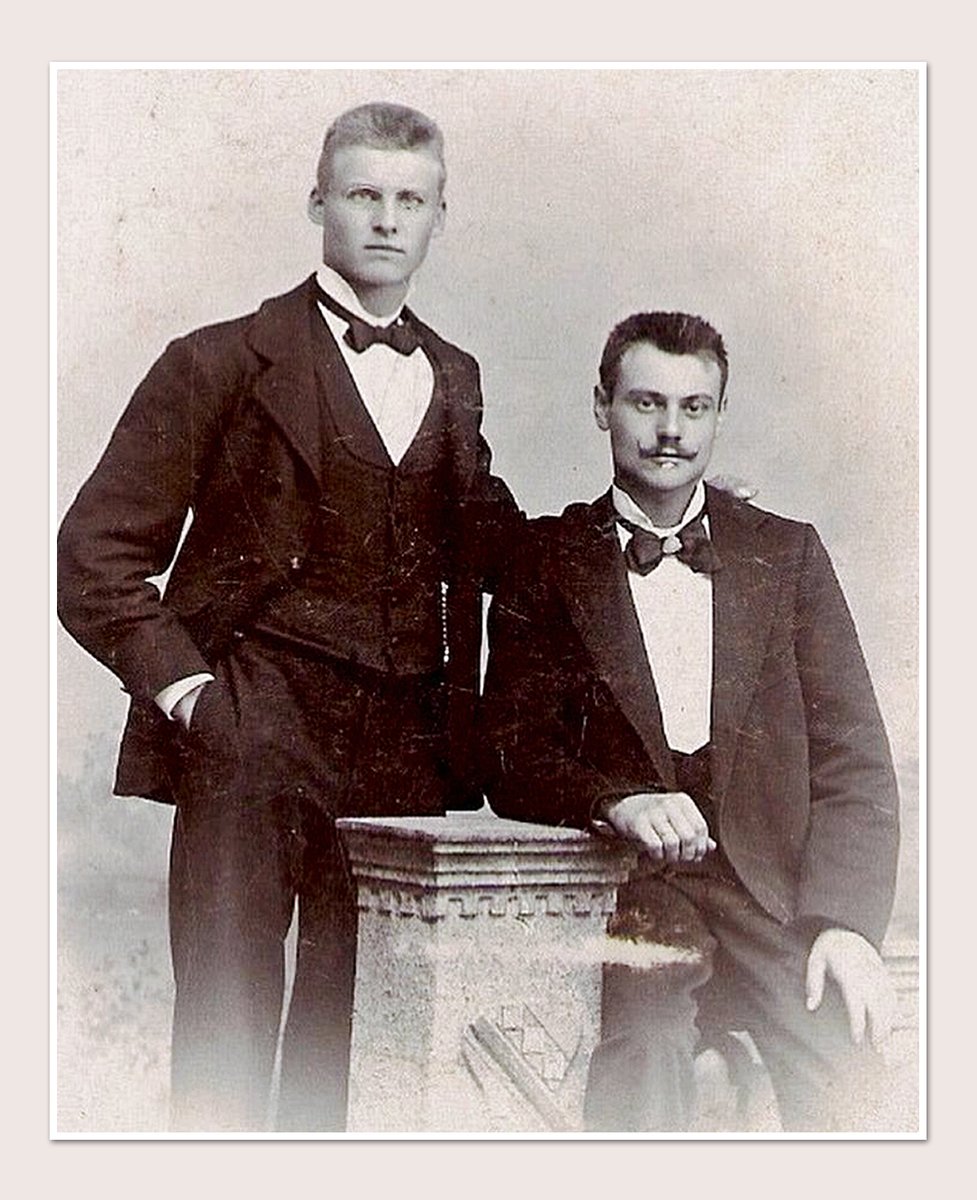 jmlx_john2's tweet photo. #VintageMen
Those Victorians https://t.co/q2DAJcJDsM